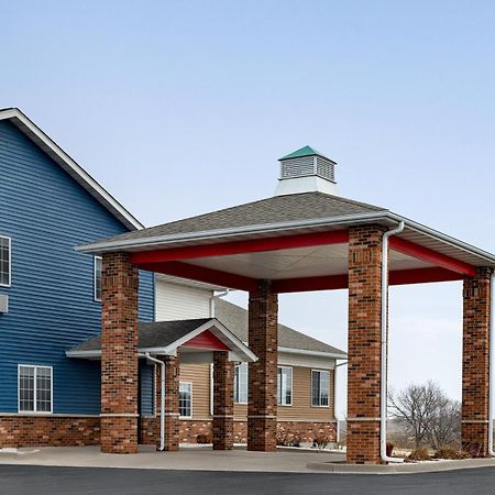 Americinn By Wyndham Williamsburg Екстериор снимка