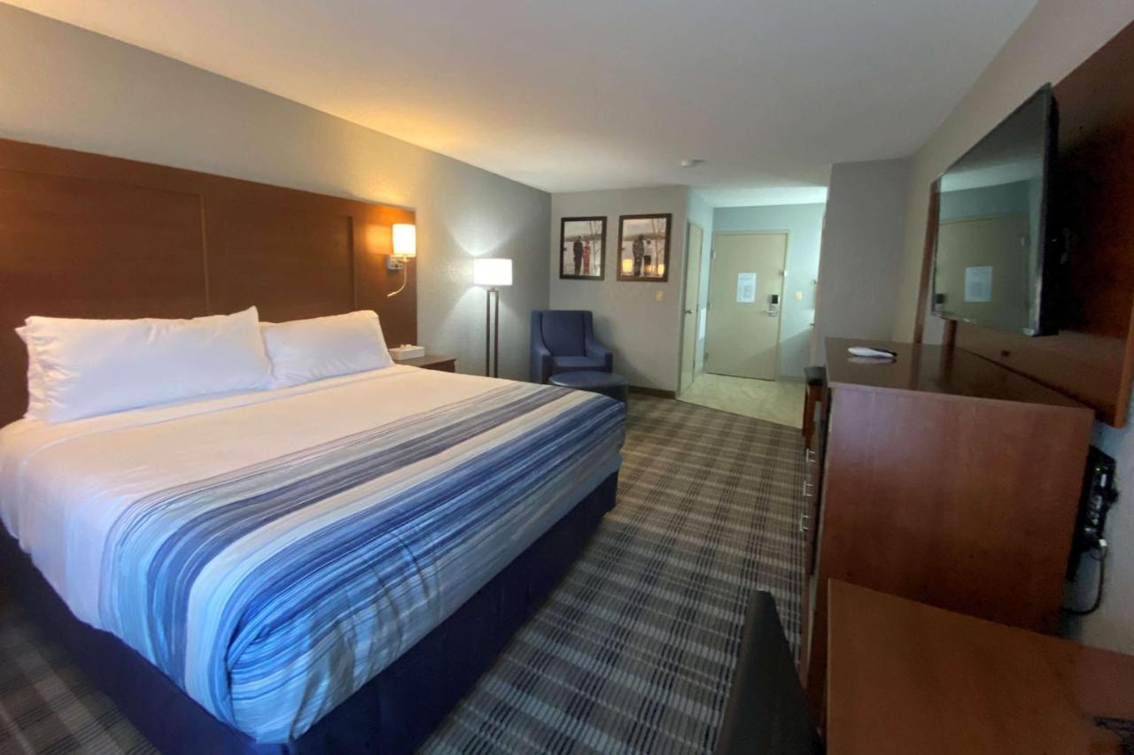 Americinn By Wyndham Williamsburg Екстериор снимка