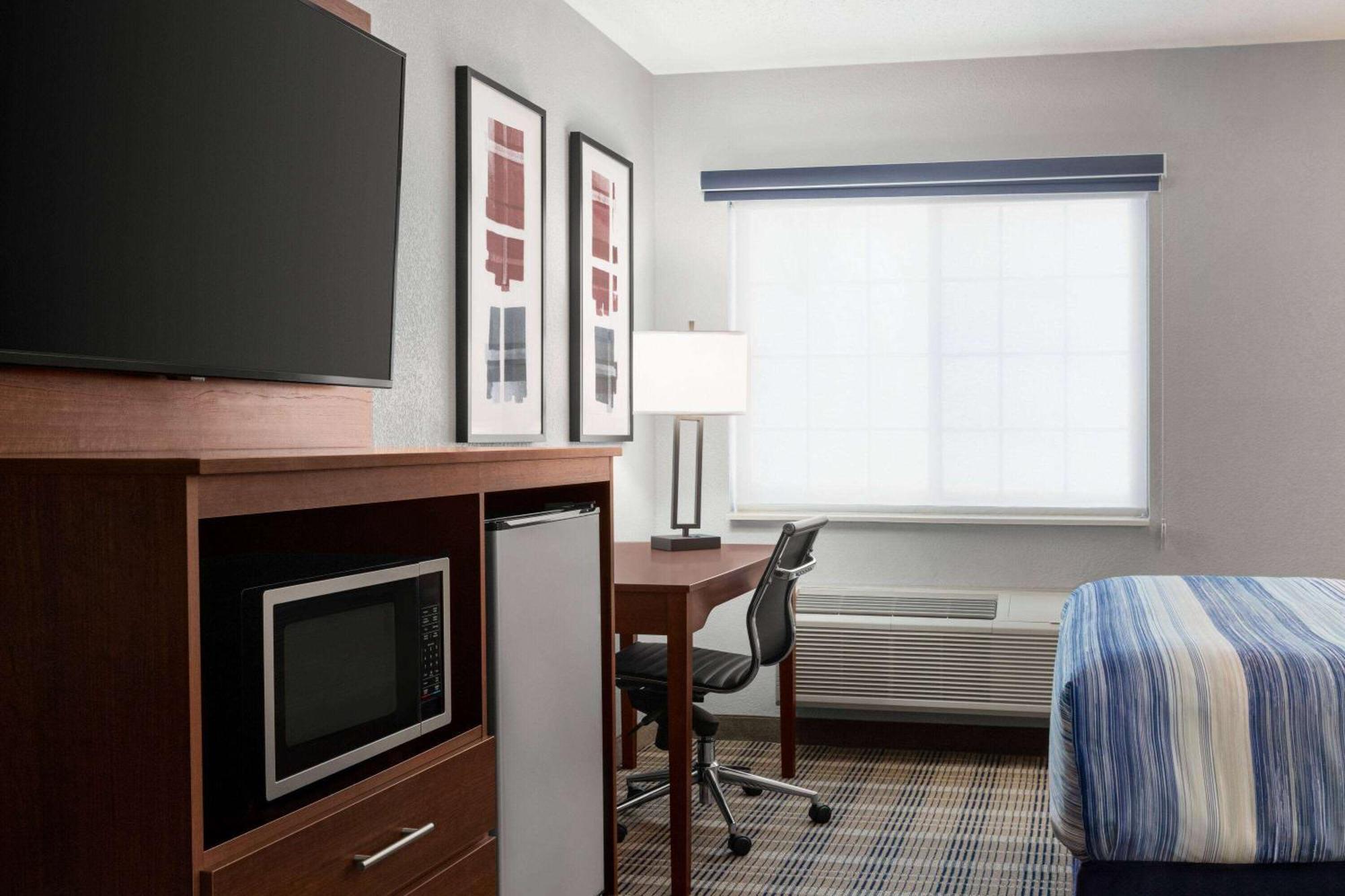 Americinn By Wyndham Williamsburg Екстериор снимка