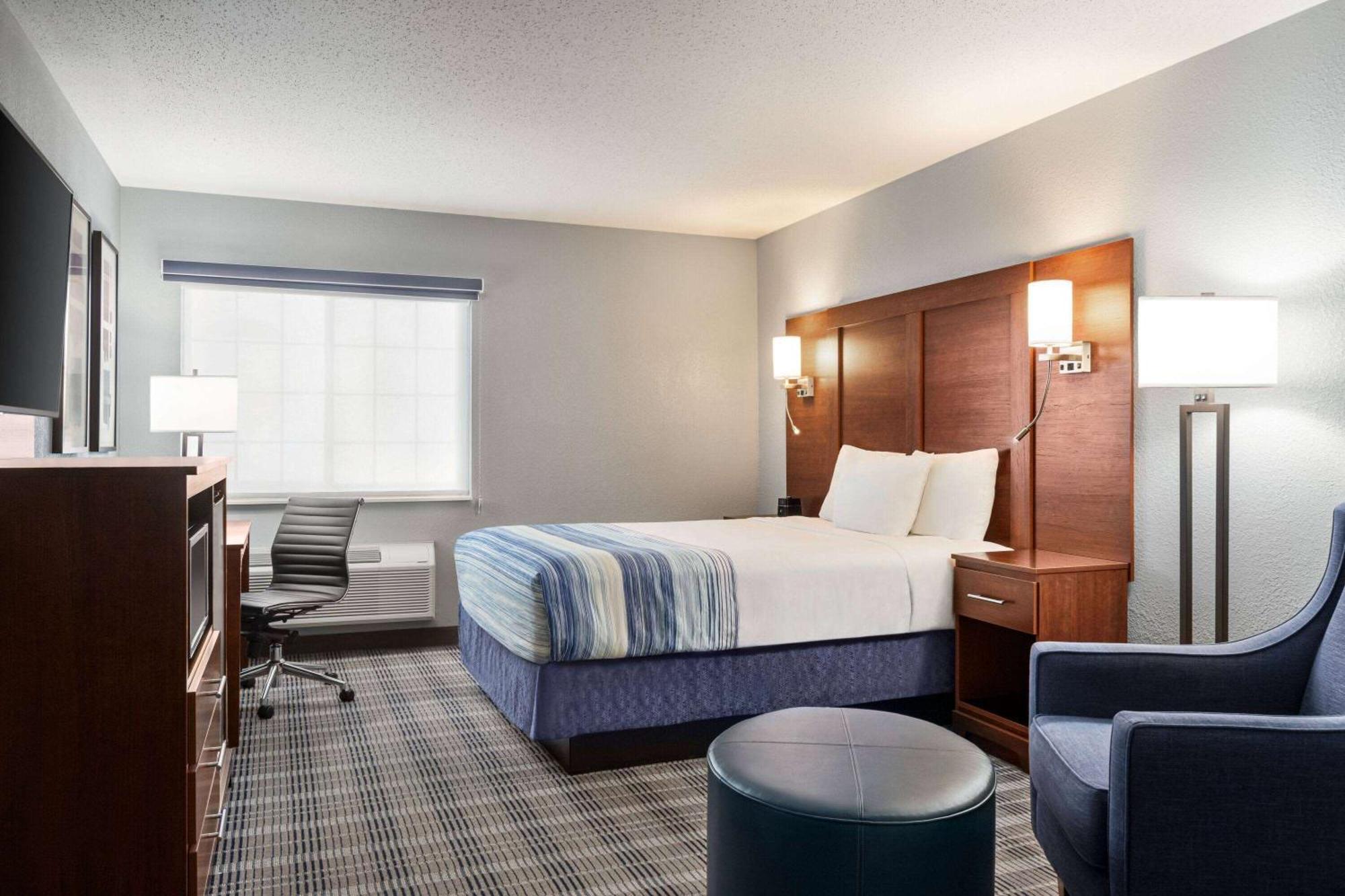 Americinn By Wyndham Williamsburg Екстериор снимка