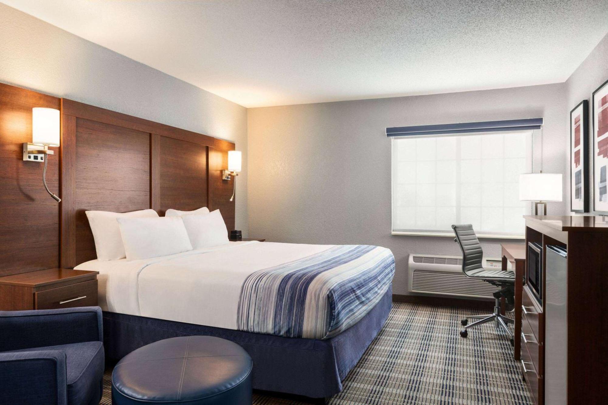 Americinn By Wyndham Williamsburg Екстериор снимка