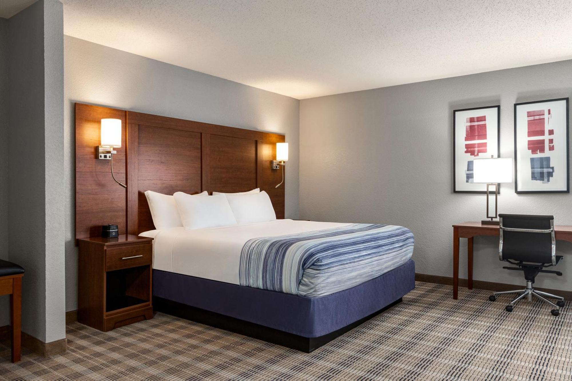Americinn By Wyndham Williamsburg Екстериор снимка